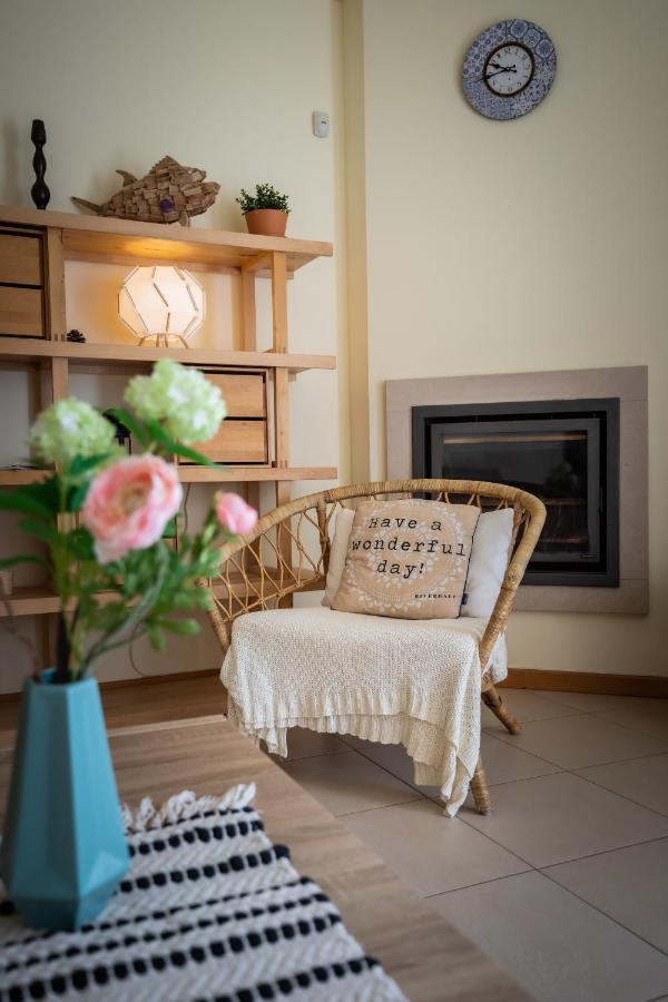 Casa Laranja, Aromas Burgau